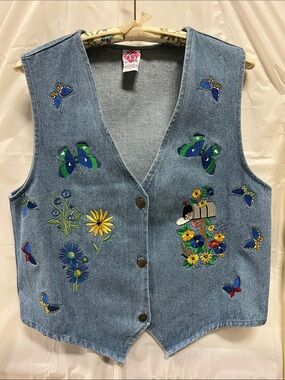 KG Sports Wear Butterfly & Flower Embroidered Vest